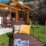 Malomvoelgyi Vendeghaz 別荘 Balatonalmádi