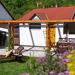 Malomvoelgyi Vendeghaz 別荘 Balatonalmádi