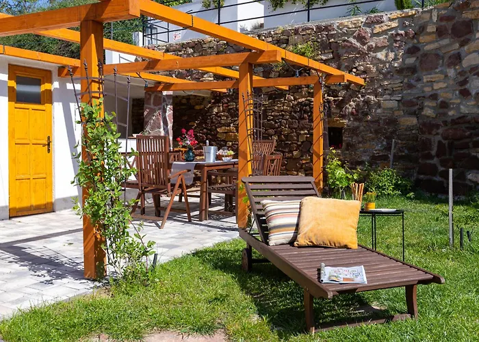 Malomvoelgyi Vendeghaz * Balatonalmádi